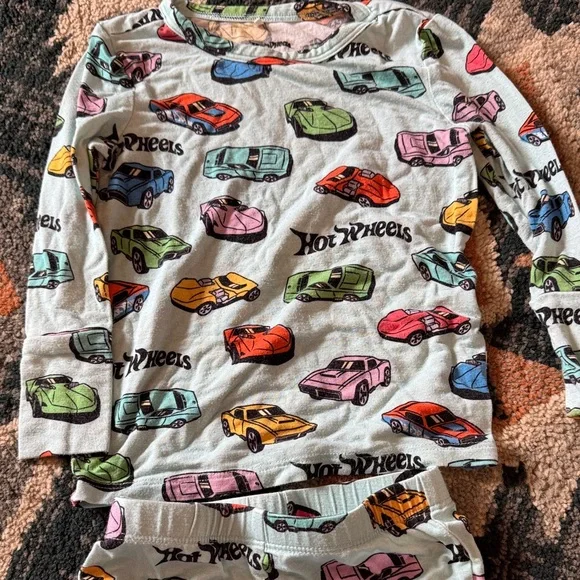 Posh peanut X hotwheels 12-18m - Picture 2 of 3